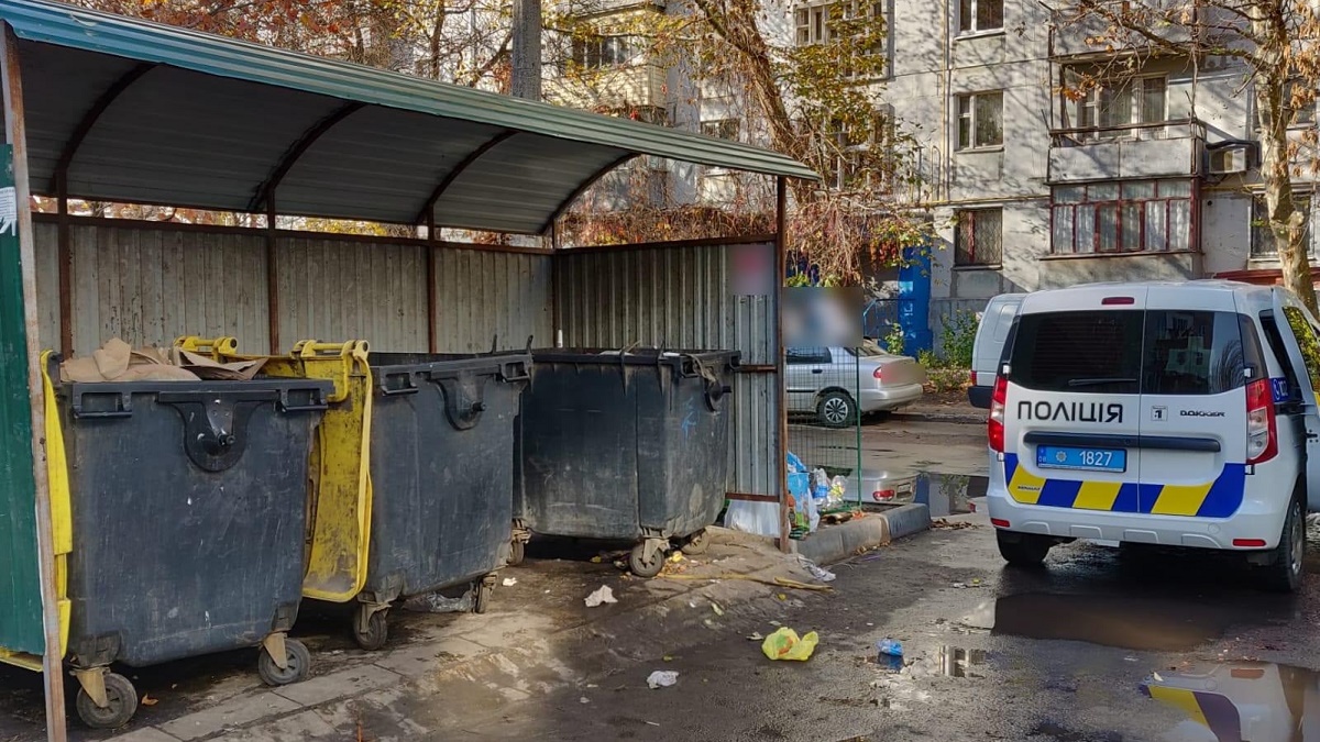 В Мелитополе женщину хотели оштрафовать на 17 тыс. грн за то, что она  выносила мусор без