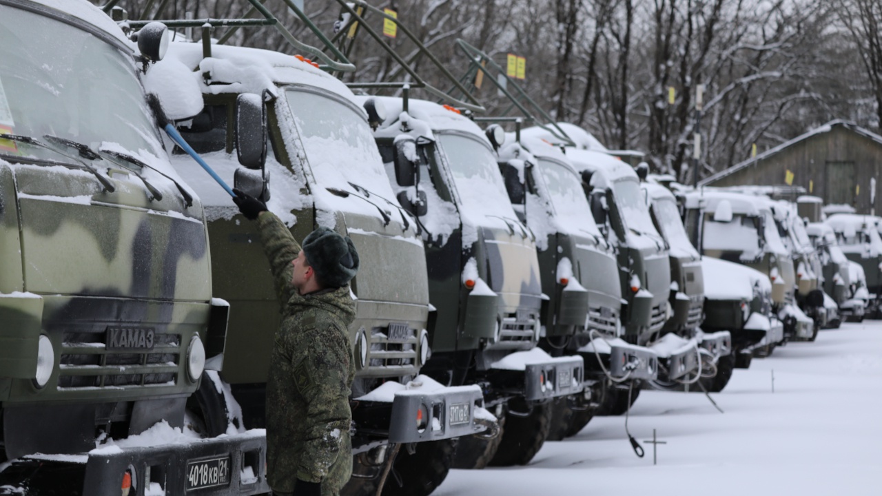 На юге РФ проверяют боеготовность войск, усилена разведка на границе с  Украиной (видео)