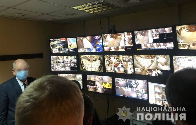 Полиция провела обыски в доме и гостинице Ярославского - 1 - изображение