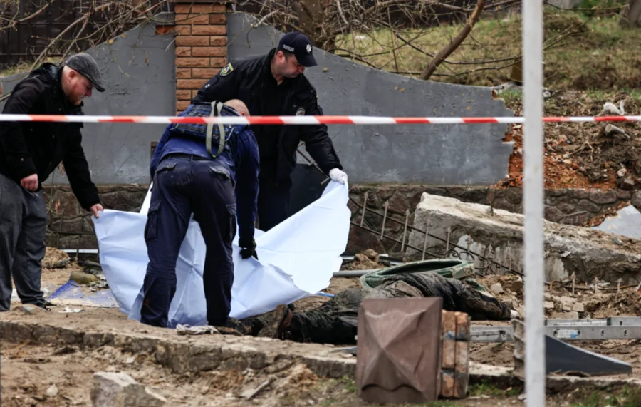 Британская разведка: в Бузовой под Киевом нашли братскую могилу с погибшими (фото, видео) - 2 - изображение