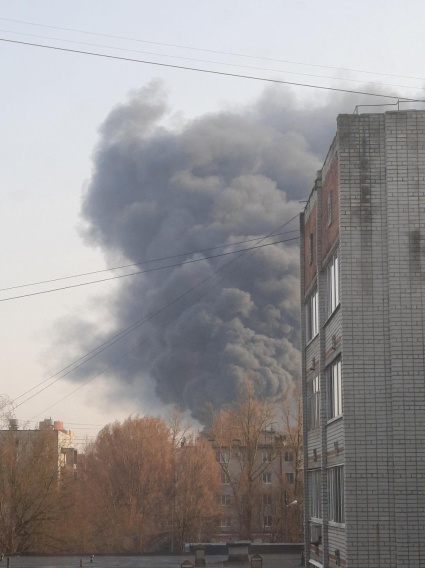 В Брянске горит нефтебаза, также СМИ сообщают о пожаре в воинской части (фото, видео) - 2 - изображение