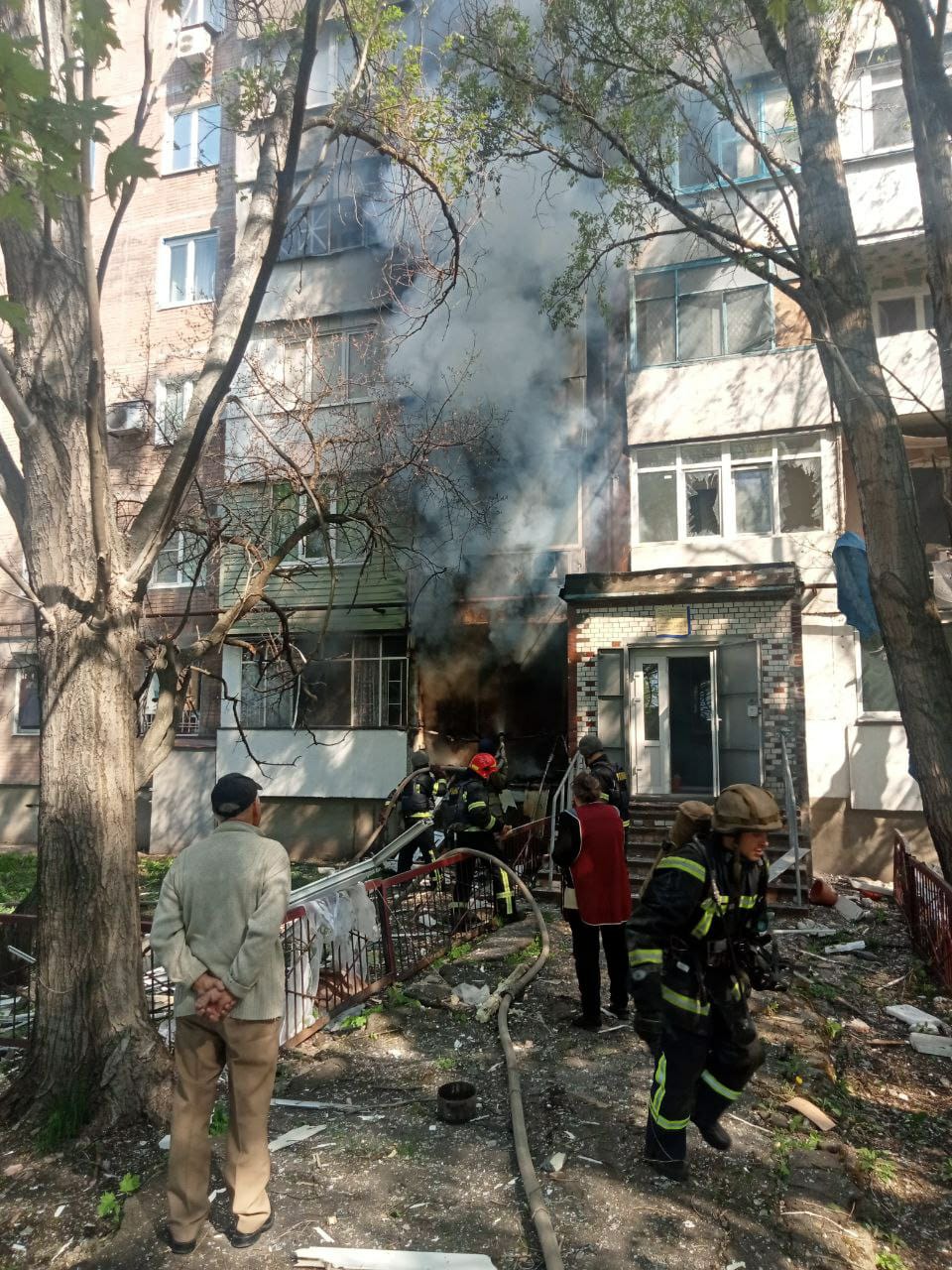 Глава ОВА: по Авдеевке дважды ударили фосфорными бомбами и нанесли авиаудар по дому (фото, видео) - 4 - изображение