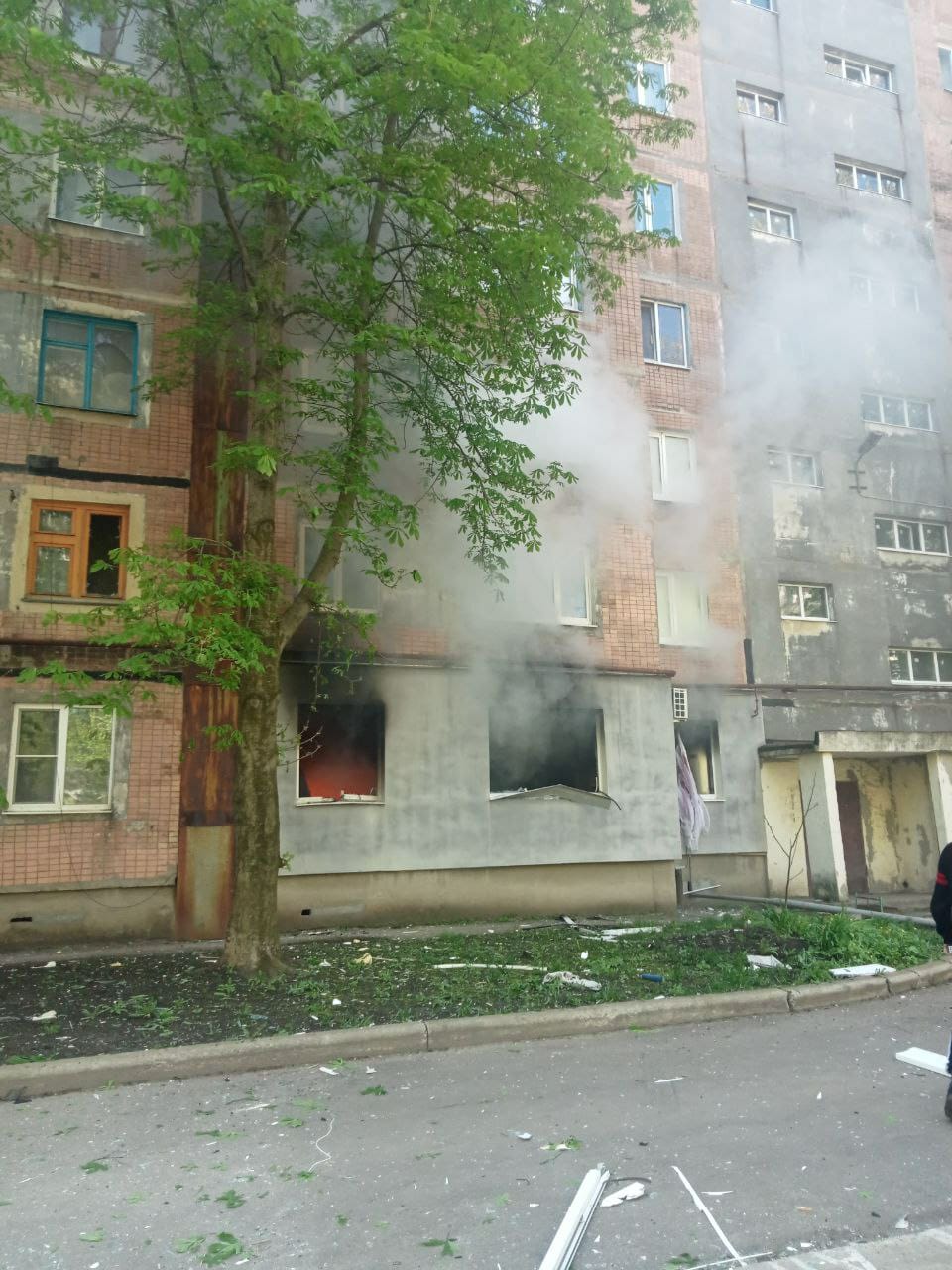 Глава ОВА: по Авдеевке дважды ударили фосфорными бомбами и нанесли авиаудар по дому (фото, видео) - 6 - изображение