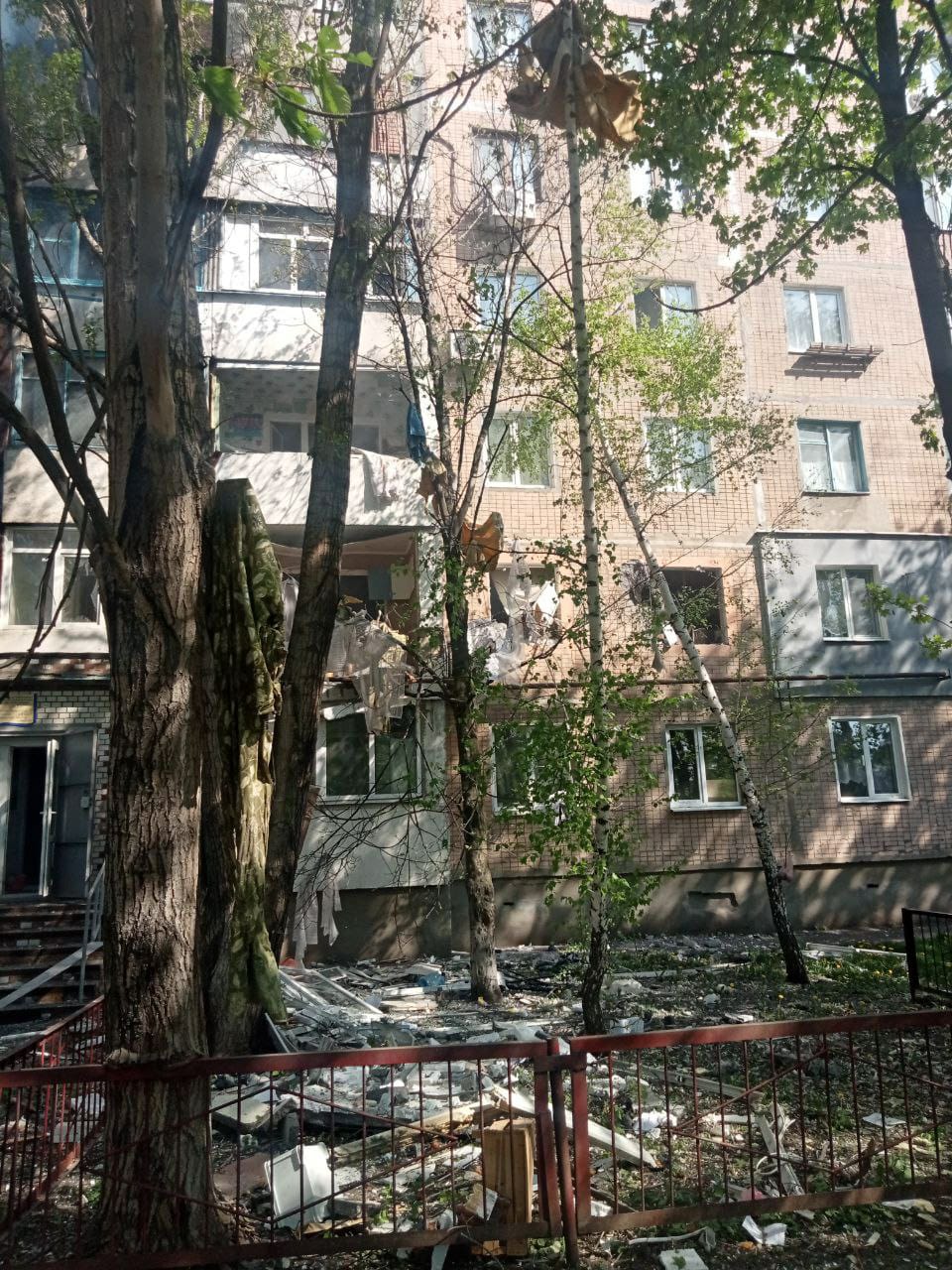 Глава ОВА: по Авдеевке дважды ударили фосфорными бомбами и нанесли авиаудар по дому (фото, видео) - 5 - изображение