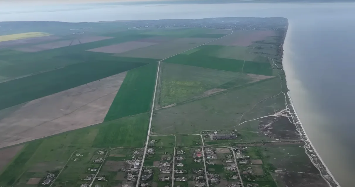 В селе Александровка Херсонской области уничтожено 350 домов (видео) - 2 - изображение