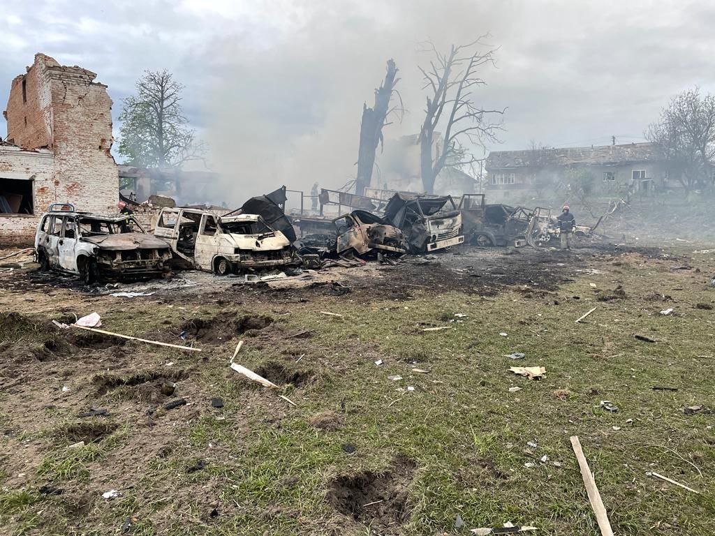 Глава ОВА: в Новгород-Северском нанесли авиаудары по школам, есть жертвы (фото) - 2 - изображение