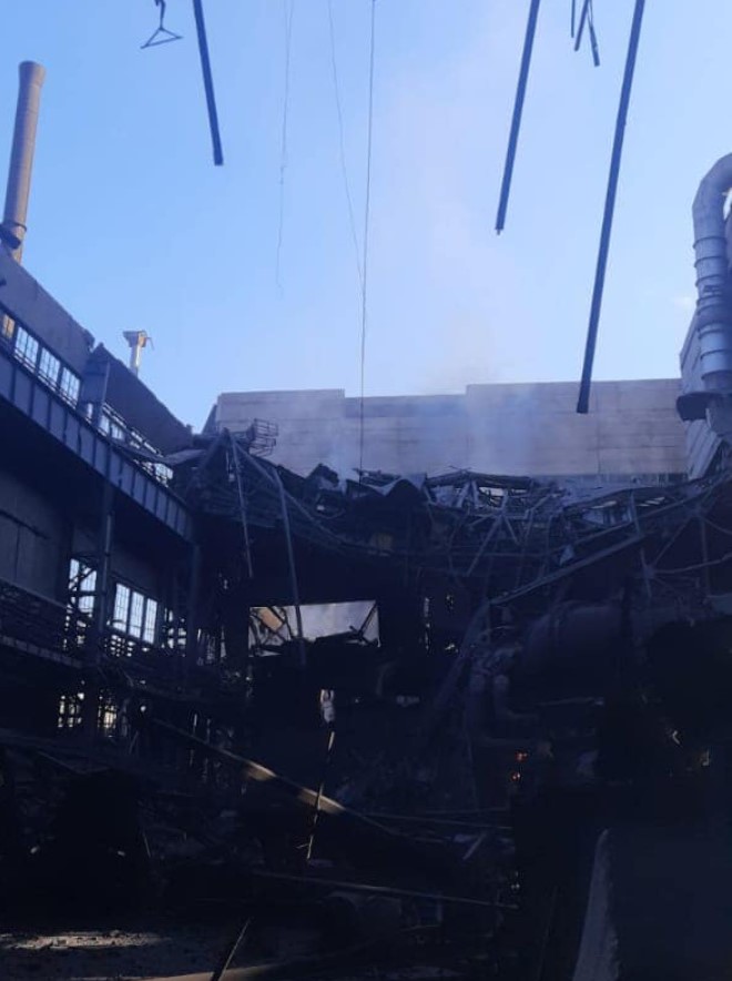 Обстрел Краматорска: повреждены дома, школа и завод, 25 раненых (фото, видео) - 8 - изображение