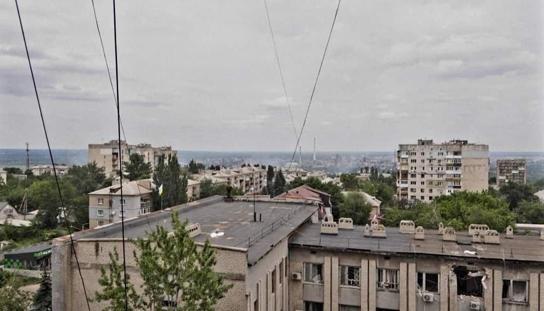 Глава ОВА: в Северодонецке обстреляли завод «Азот», повреждены два цеха (фото) - 6 - изображение