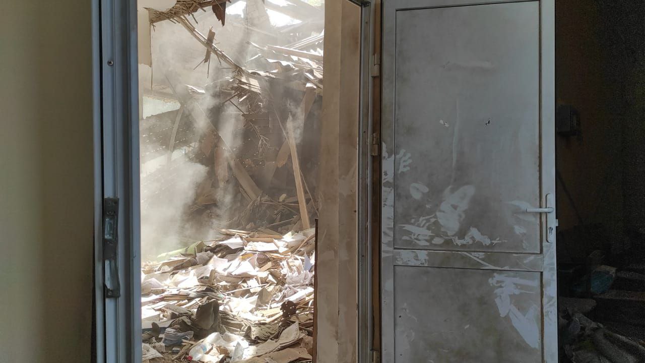 Глава ОВА: в Сумской области обстреляли школу, есть разрушения, 6 раненых (фото) - 3 - изображение