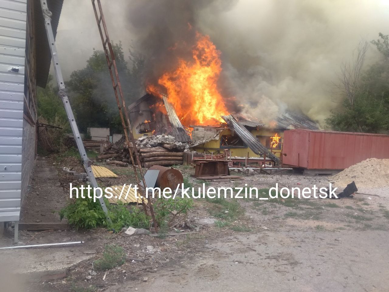 В Донецке обстреляли хлебозавод и склады предприятия, есть пострадавшие — «мэр» (фото, видео) - 8 - изображение
