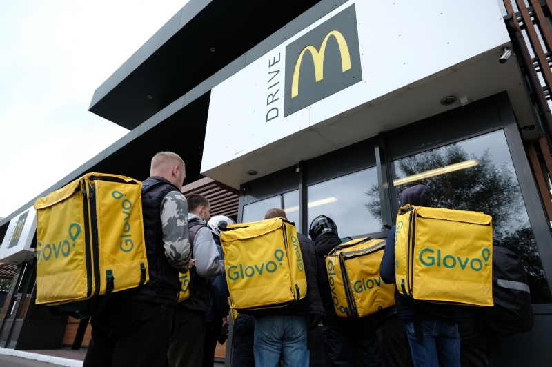 В Киеве впервые с начала войны заработал McDonald’s: что изменилось (фото) - 4 - изображение