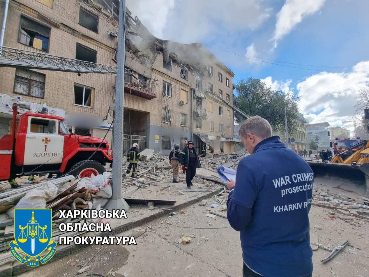 В Харькове ракета попала в крышу пятиэтажки, на месте разбирают завалы — прокуратура (фото) - 6 - изображение