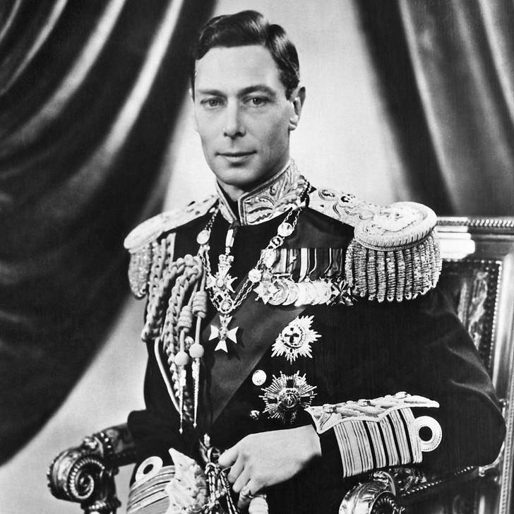 Принц Чарльз стал новым королём Великобритании и взял себе новое имя - 2 - изображение