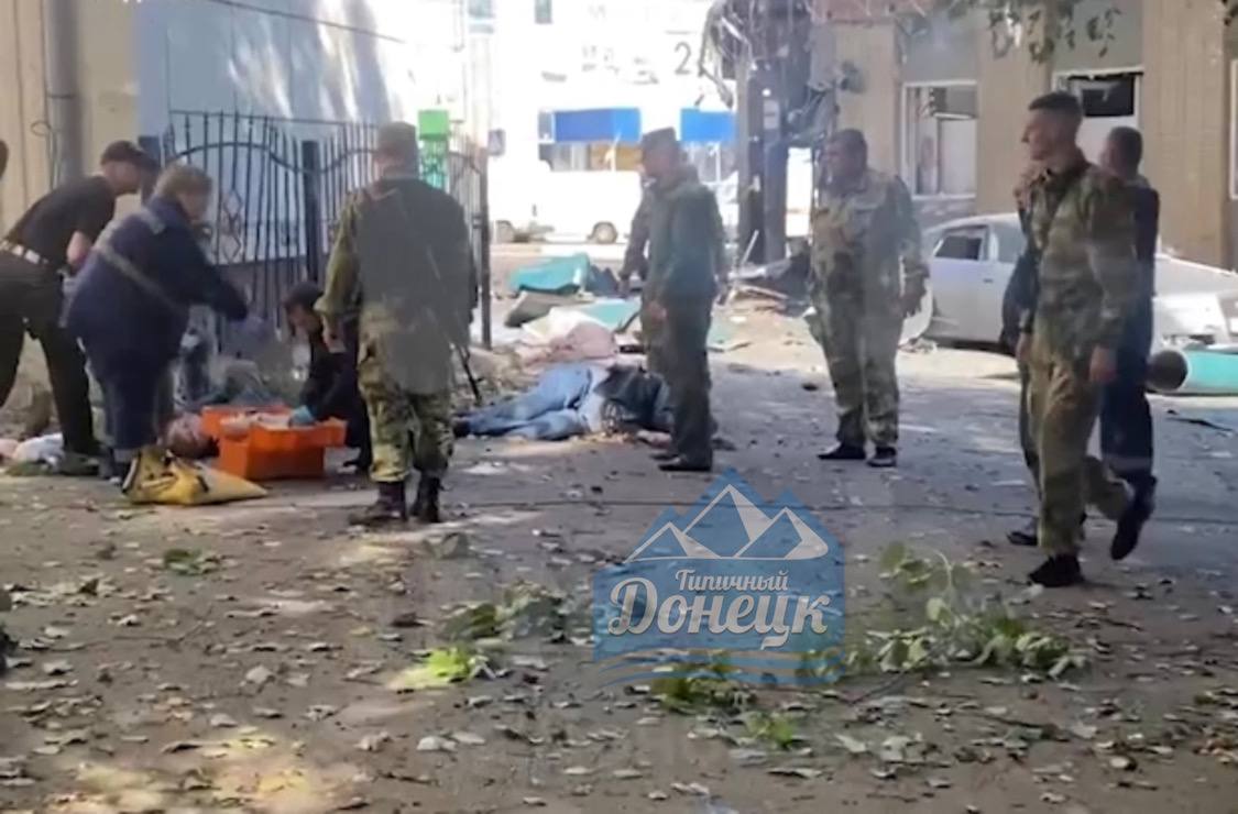 Обстрел Донецка: в «ДНР» заявили о гибели 13 человек, в том числе двух детей (фото, видео 18+) - 1 - изображение