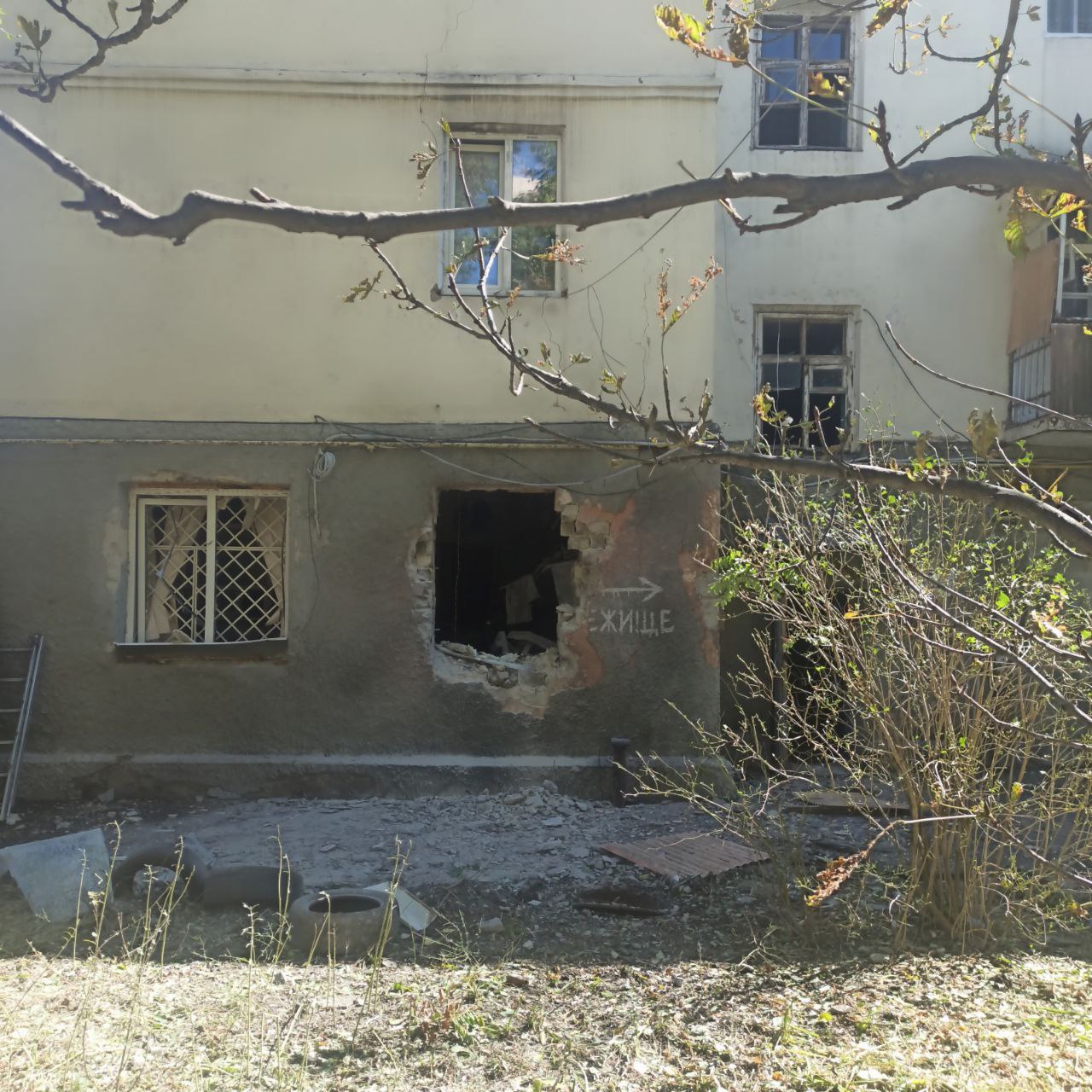 Обстрел Донецка: в «ДНР» заявили о гибели 13 человек, в том числе двух детей (фото, видео 18+) - 6 - изображение