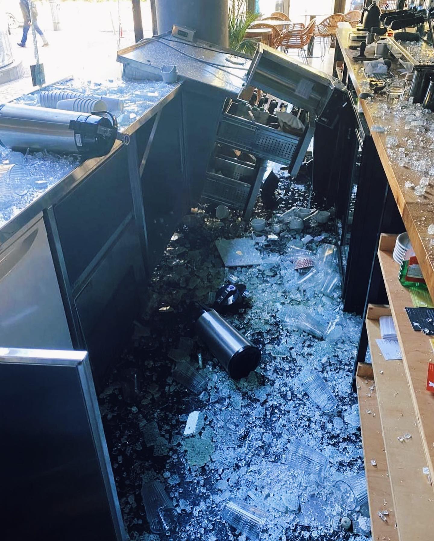 Во время обстрелов Киева пострадала семейная кофейня Джамалы (фото) - 2 - изображение