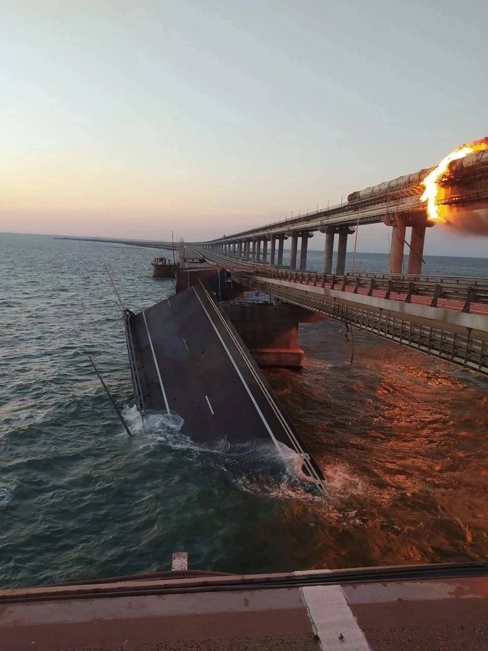 Взрыв на Крымском мосту: что известно (фото, видео) - 3 - изображение