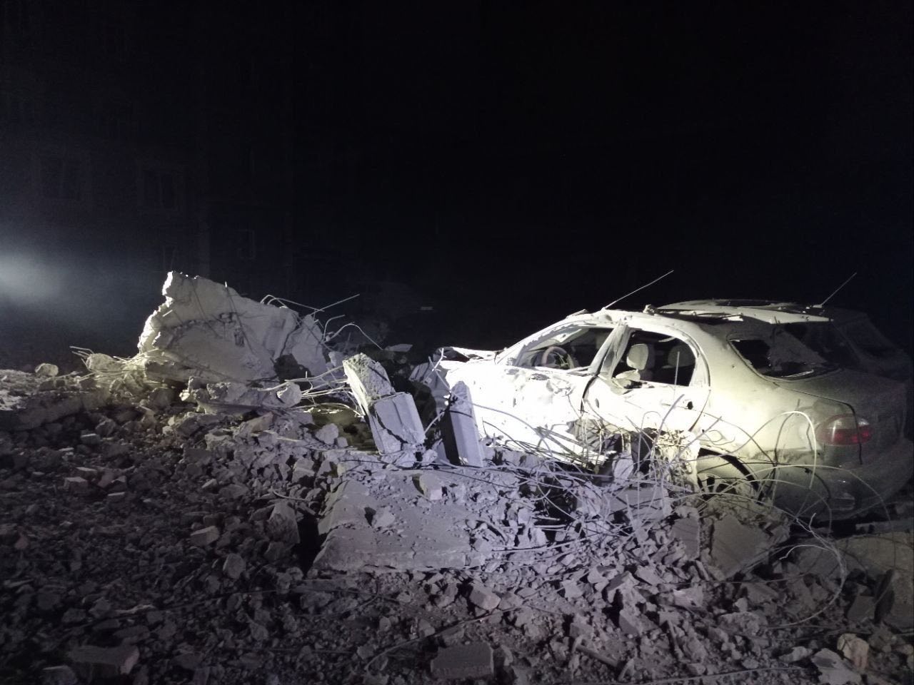 В Запорожье обстреляли объекты инфраструктуры: повреждены здания и авто (фото, видео) - 2 - изображение