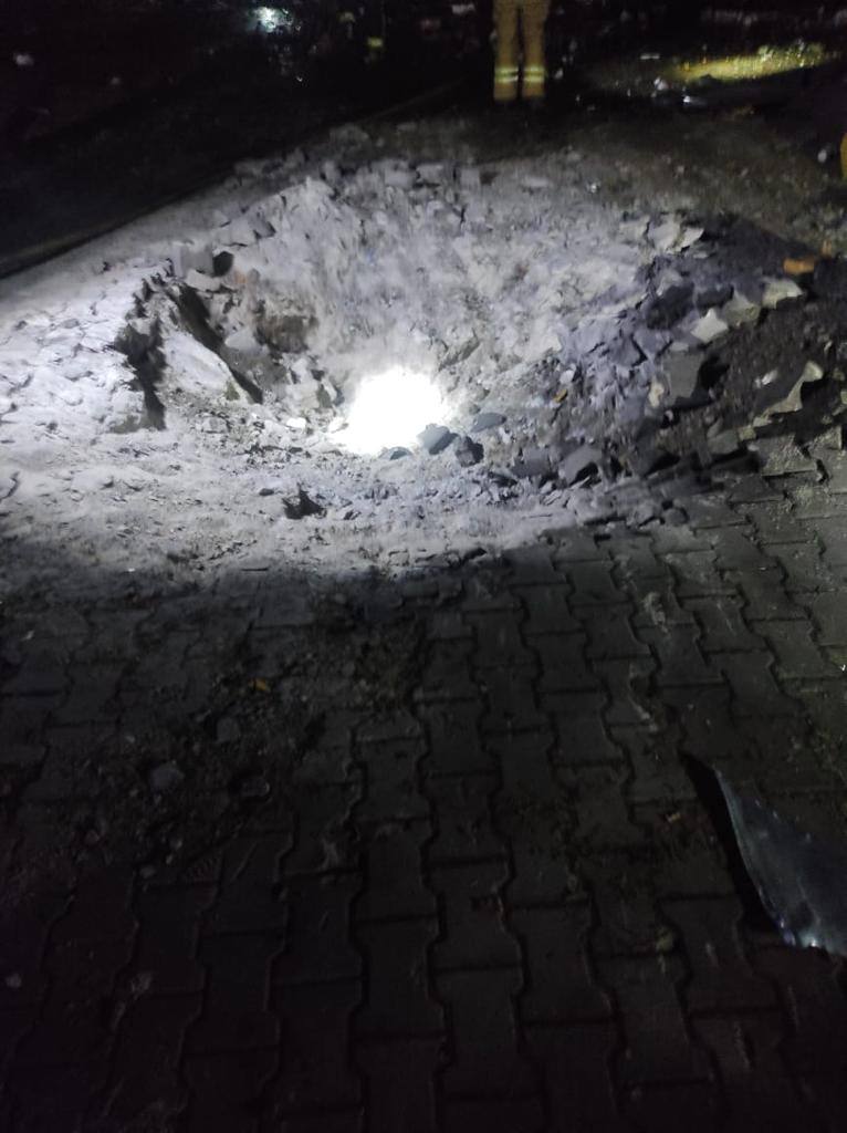 Удар по Днепру: обломки ракеты упали на АЗС, в числе жертв есть беременная – власти (фото, видео) - 4 - изображение
