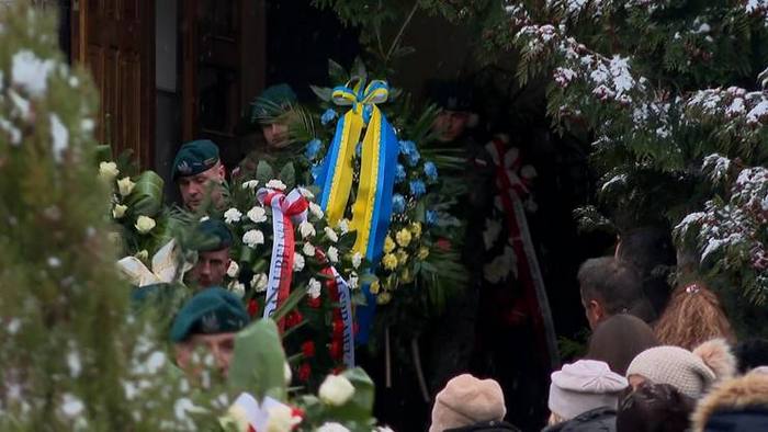 В Польше похоронили одного из фермеров, погибших из-за падения ракеты (фото, видео) - 2 - изображение