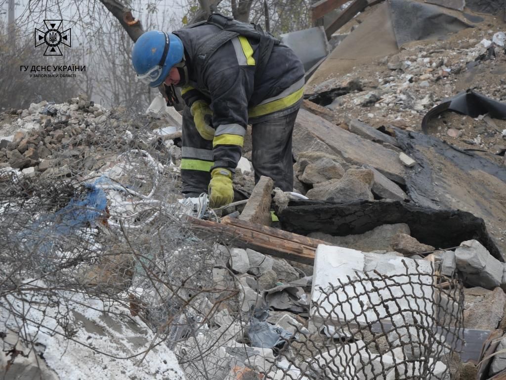 Ракетный удар: в Вольнянске Запорожской области под завалами дома погибли 9 человек – ГСЧС (фото) - 5 - изображение