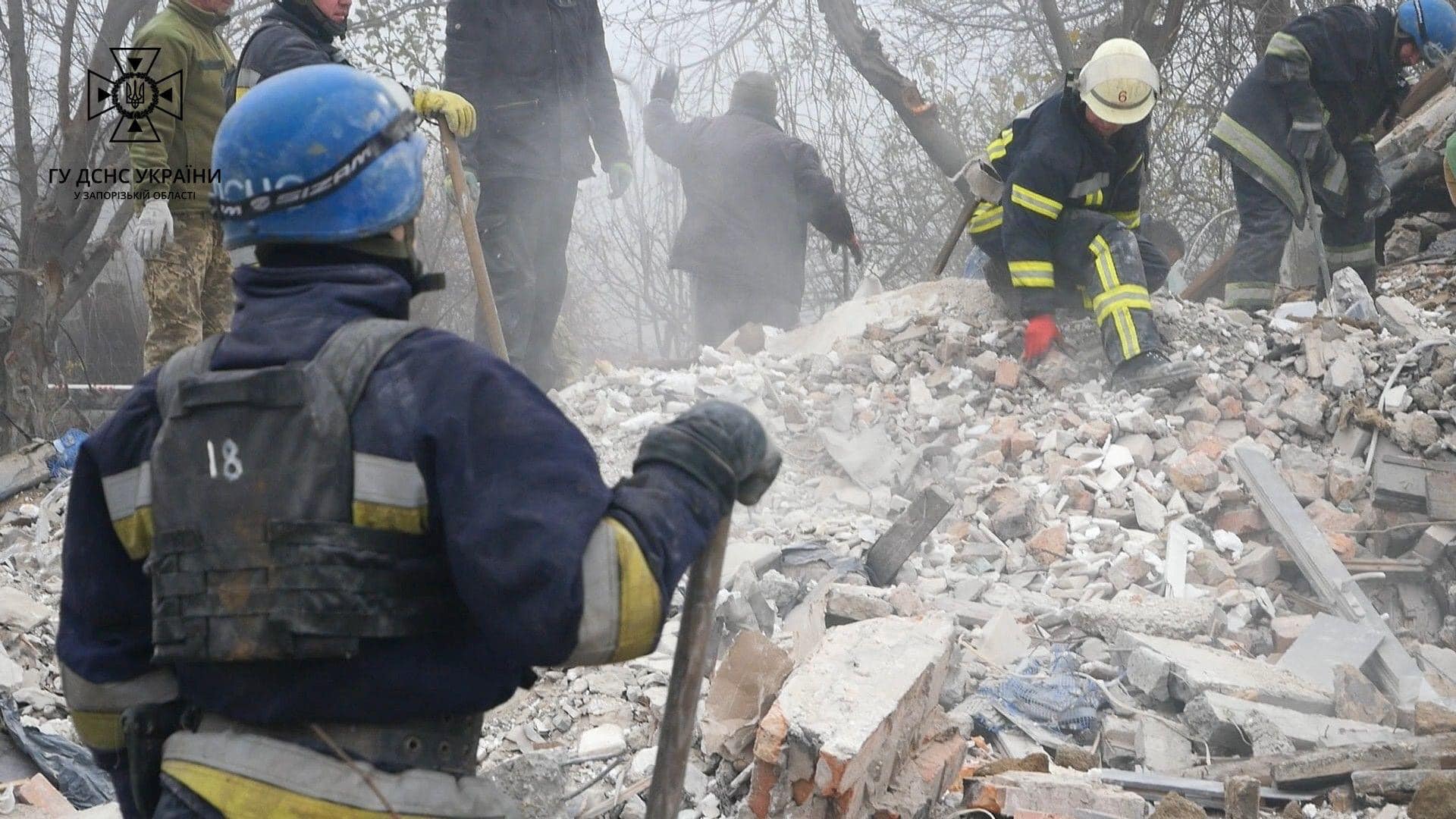 Ракетный удар: в Вольнянске Запорожской области под завалами дома погибли 9 человек – ГСЧС (фото) - 4 - изображение