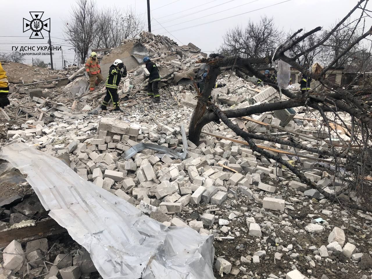 Ракетный удар: в Вольнянске Запорожской области под завалами дома погибли 9 человек – ГСЧС (фото) - 8 - изображение