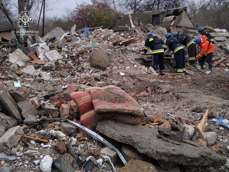 Ракетный удар: в Вольнянске Запорожской области под завалами дома погибли 9 человек – ГСЧС (фото) - 2 - изображение