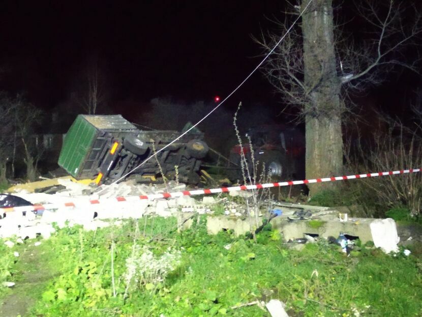 AP: в США допускают, что на территории Польши упала ракета украинской ПВО (фото) - 2 - изображение