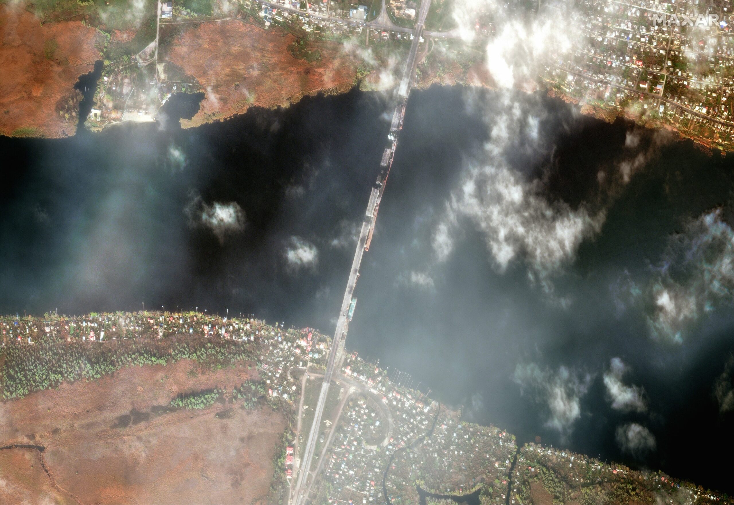 NYT показала спутниковые фото разрушений Антоновского и Дарьевского мостов на Херсонщине - 4 - изображение