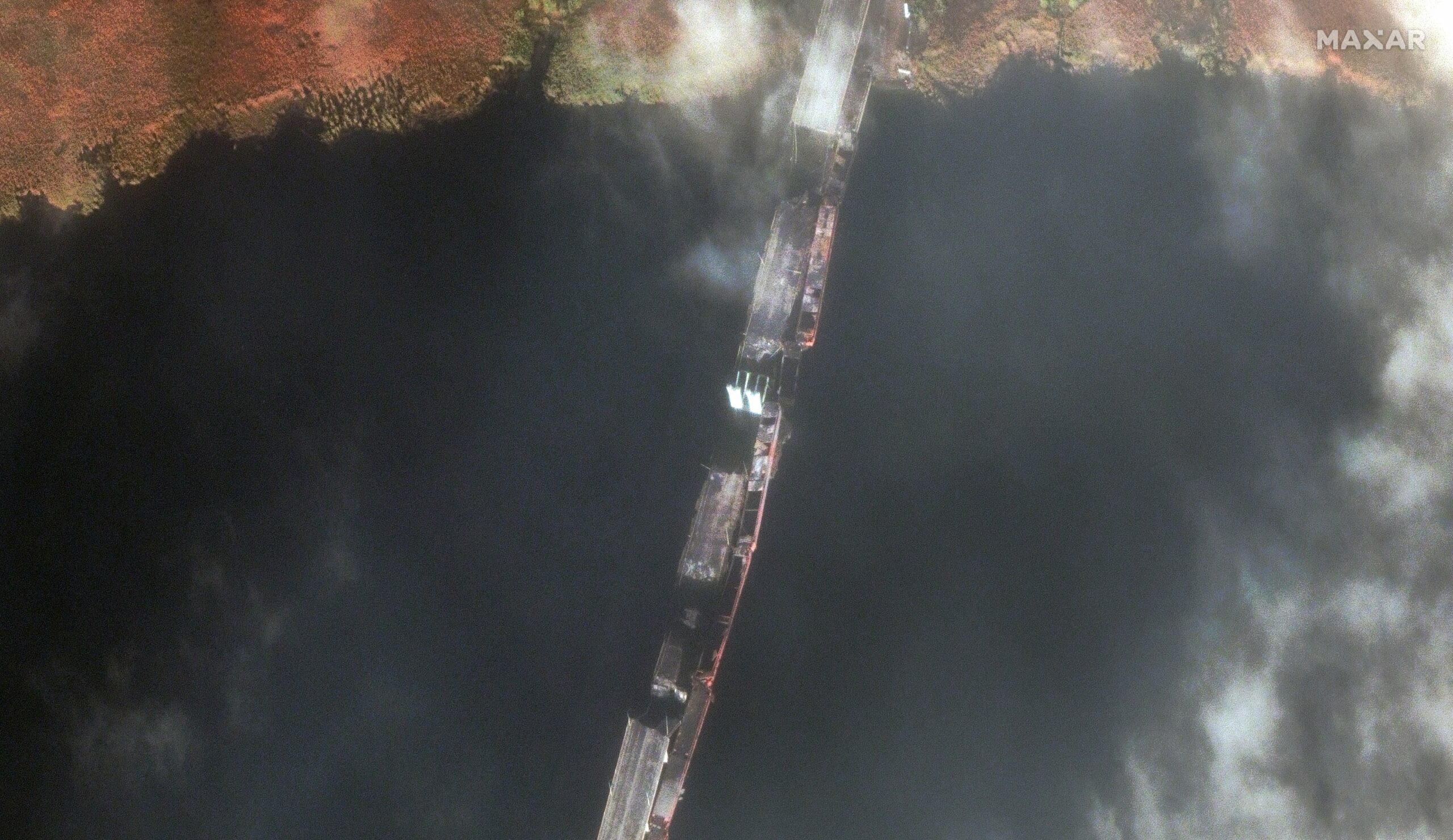 NYT показала спутниковые фото разрушений Антоновского и Дарьевского мостов на Херсонщине - 1 - изображение