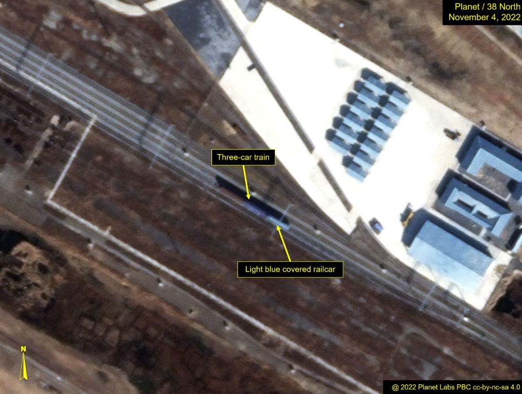 Reuters: КНДР отправила поезд в РФ на фоне обвинений США о тайных поставках оружия - 2 - изображение