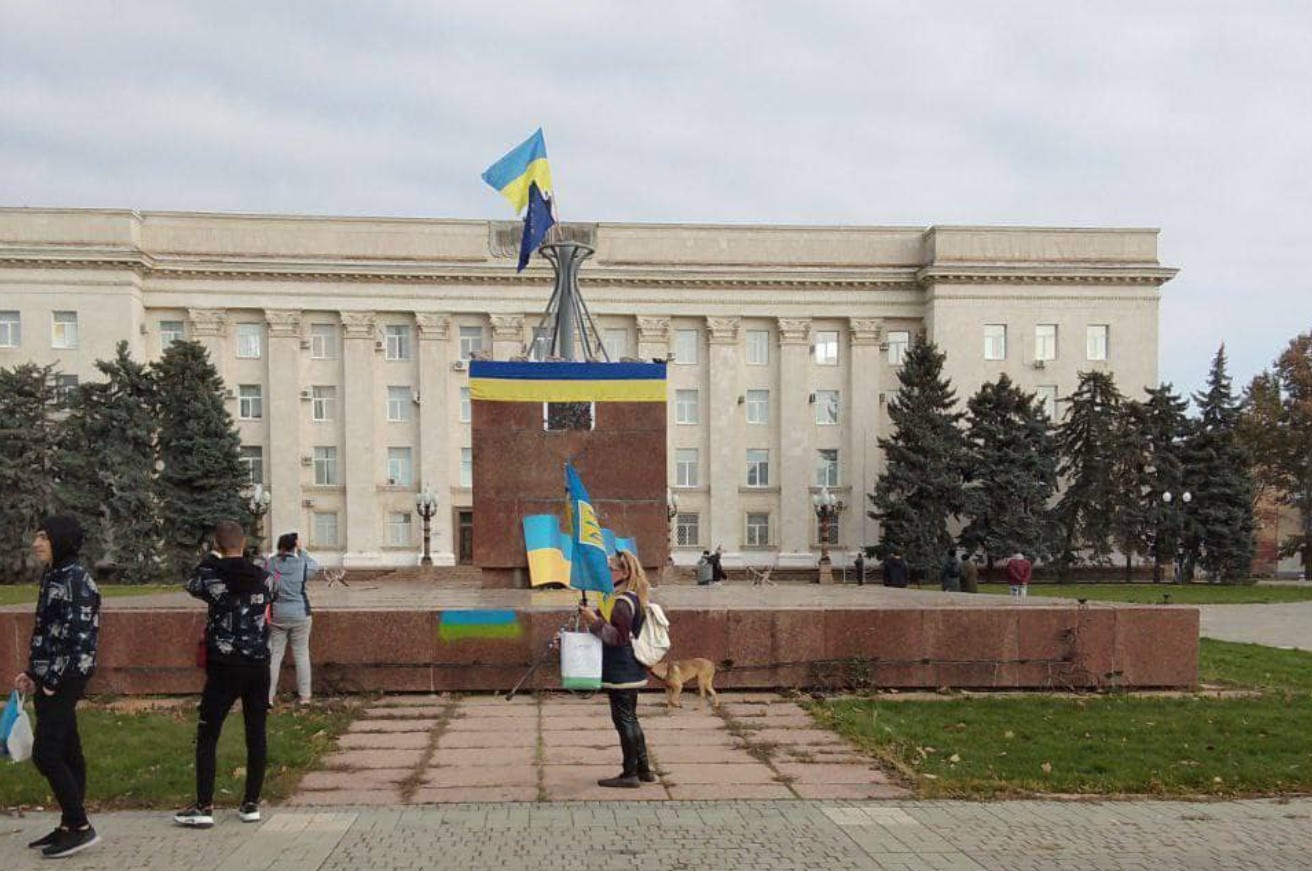 ГУР: Херсон возвращается под контроль Украины, в город заходит ВСУ (фото, видео) - 3 - изображение
