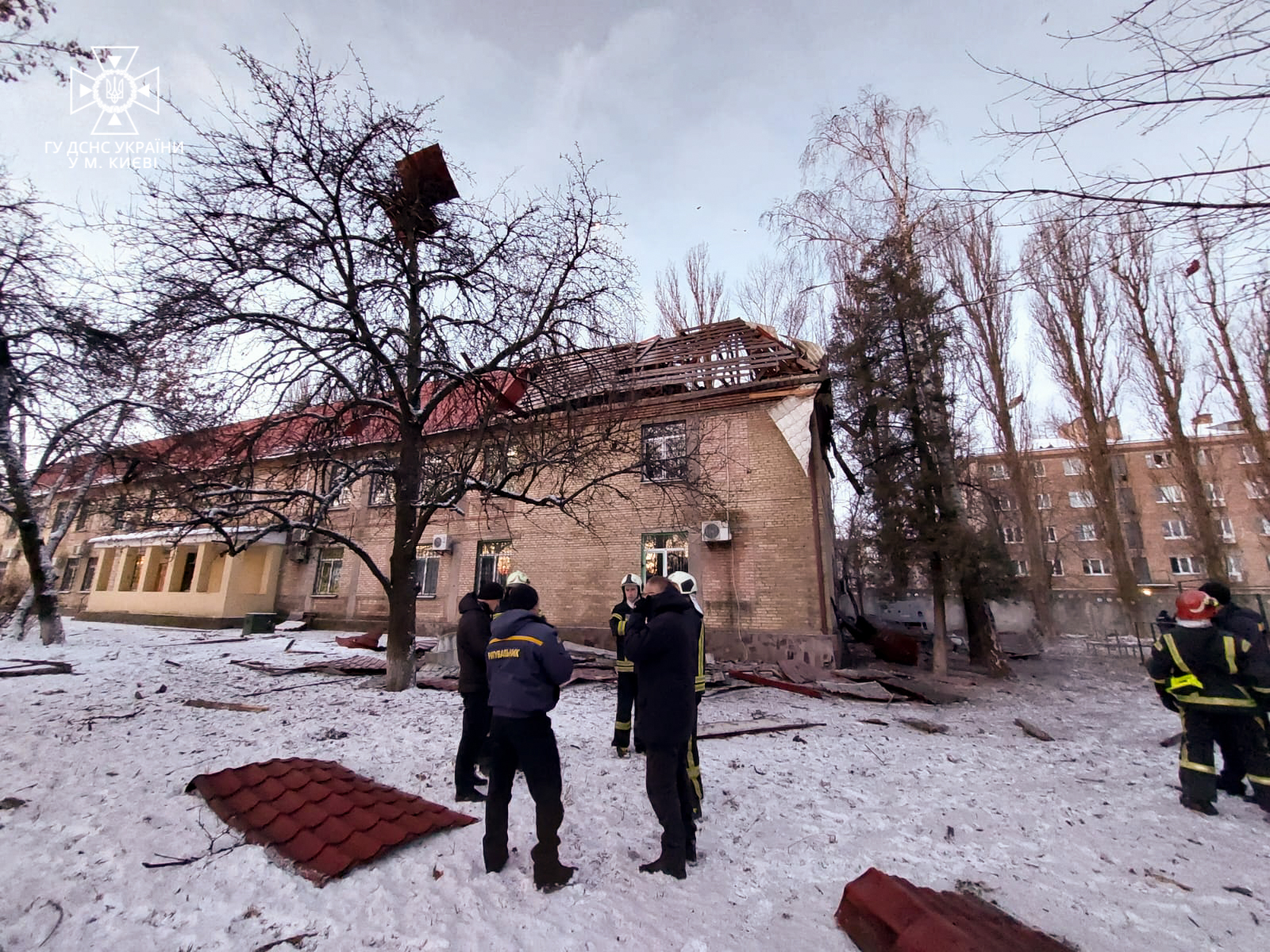 В КГВА рассказали о последствиях падения обломков дрона в Киеве (фото, видео) - 3 - изображение