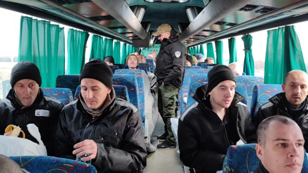 Украина и РФ провели обмен пленными по формуле «50 на 50»: кого вернули (фото) - 10 - изображение