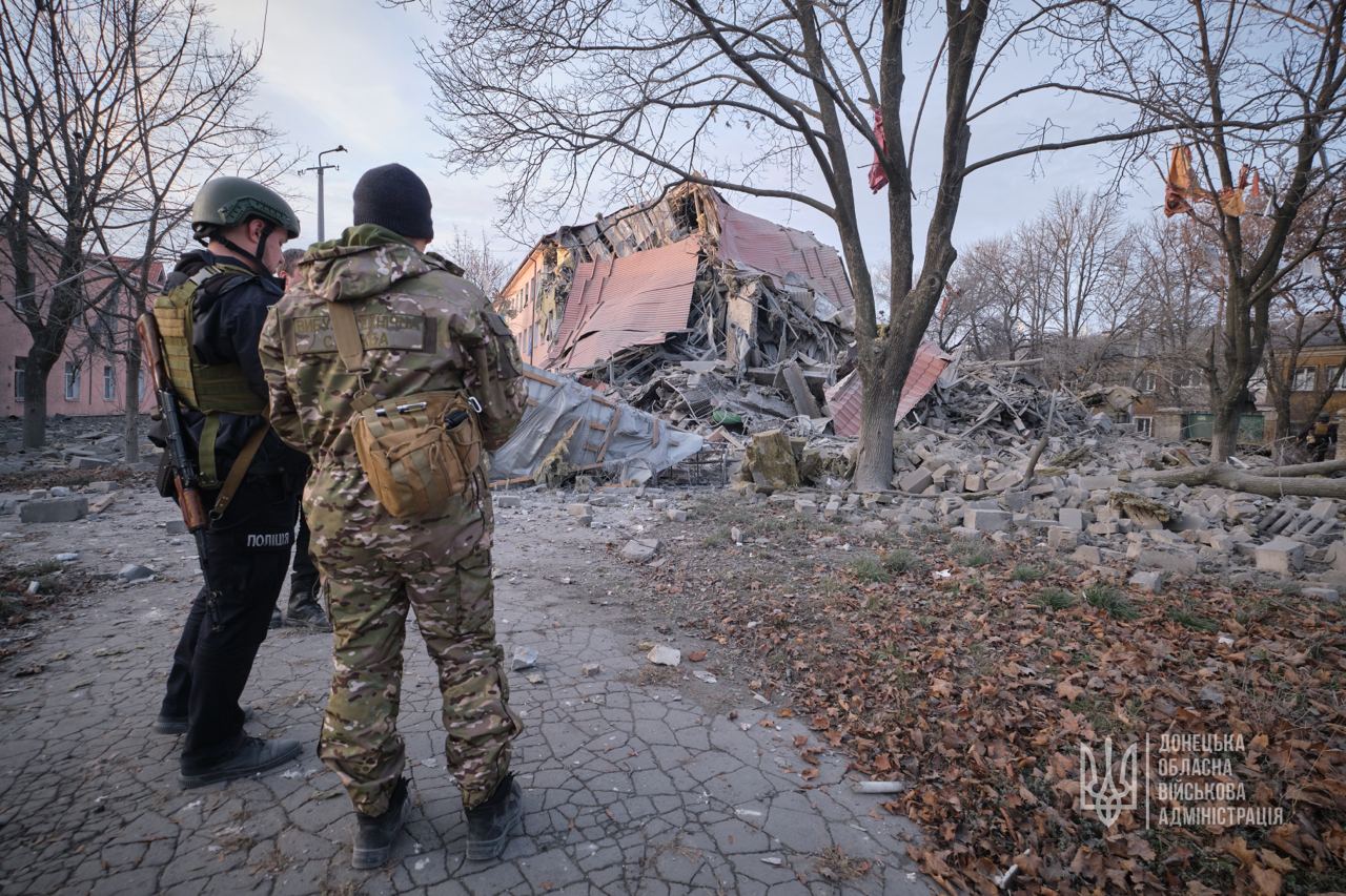 В Краматорске обстреляли территорию предприятия и школу, повреждены больше десяти домов – мэр (фото) - 2 - изображение