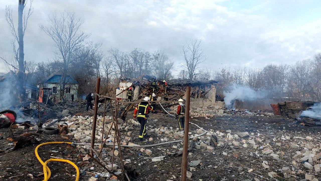 Обстрел Киева: повреждены дома, предприятие и железная дорога, ранены 3 человека – власти (фото) - 1 - изображение