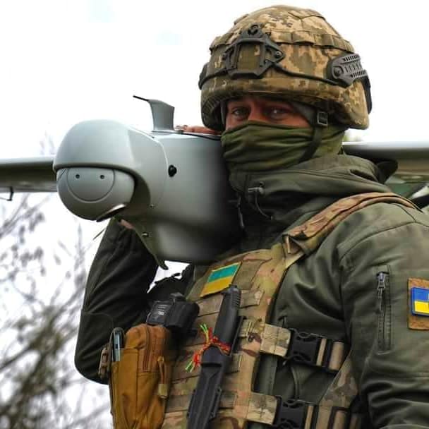 Генштаб ВСУ: в Украине формируются первые в мире ударные роты БПЛА (фото) - 1 - изображение