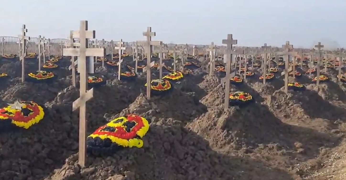 NYT: количество могил на кладбище ЧВК «Вагнера» на Кубани увеличилось в семь раз - 2 - изображение