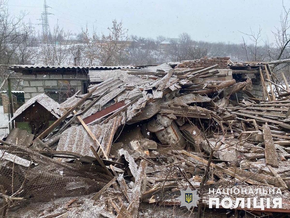 Покровск обстреляли ракетами С-300: повреждены дома и образовательные учреждения (фото, видео) - 2 - изображение
