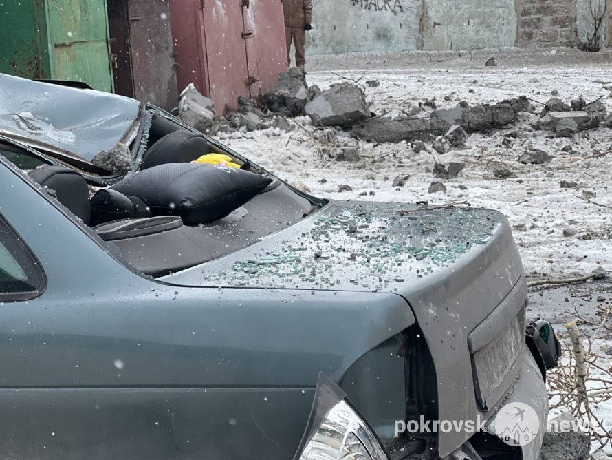 Обстрел Покровска: разрушен этаж многоквартирного дома, есть раненые (фото, видео) - 7 - изображение