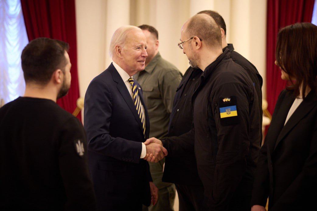 Президент США Джо Байден приехал в Киев: хроника визита (фото, видео) - 9 - изображение