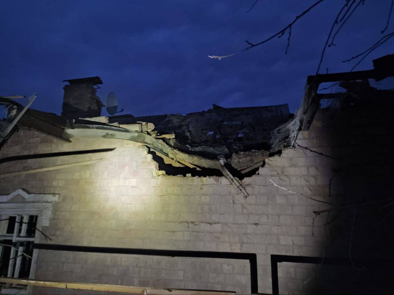 Обстрел Никополя и Марганца: повреждены многоэтажки и частные дома, лицеи и газопроводы (фото) - 2 - изображение