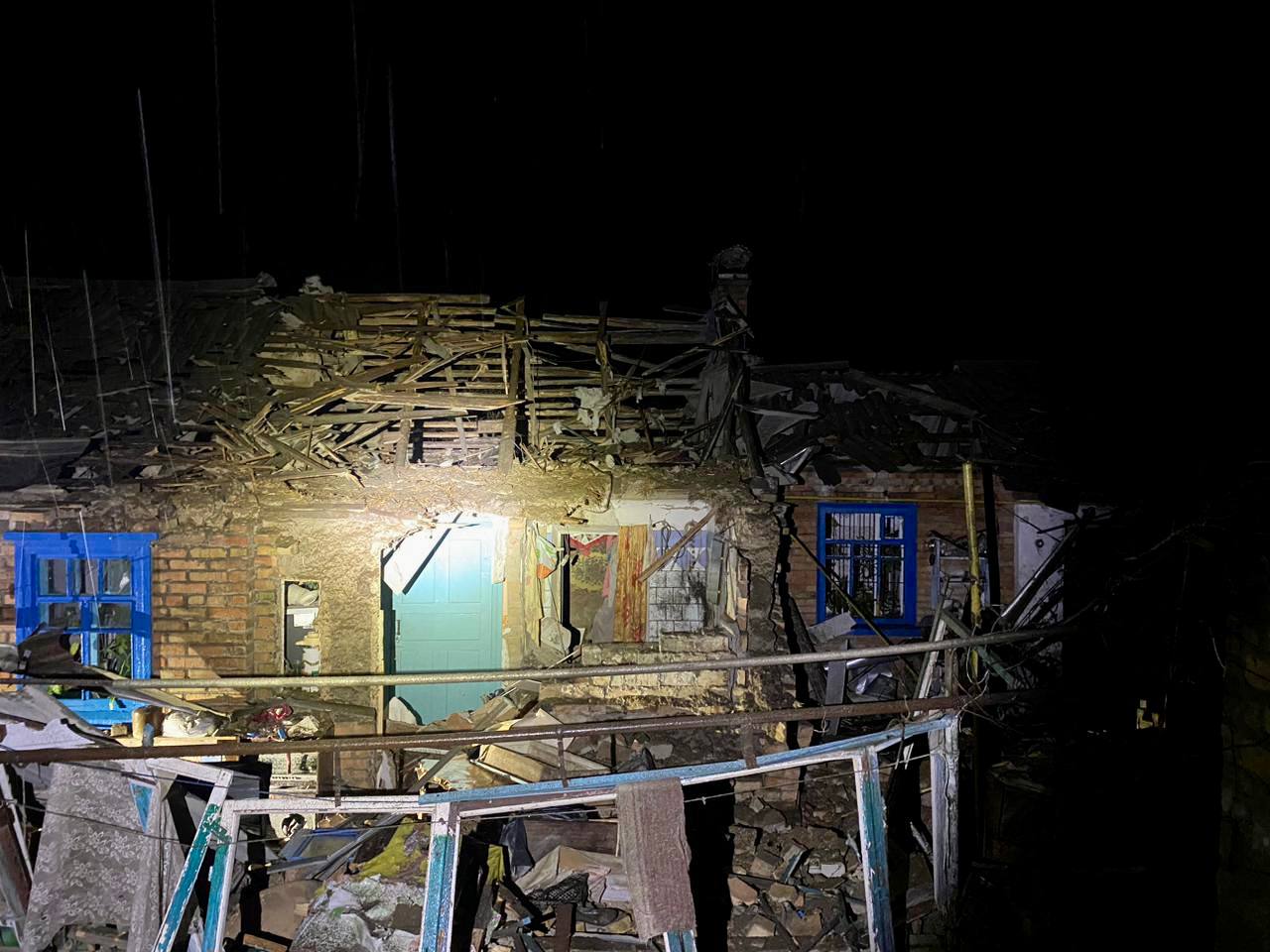 Обстрел Никополя и Марганца: повреждены многоэтажки и частные дома, лицеи и газопроводы (фото) - 5 - изображение