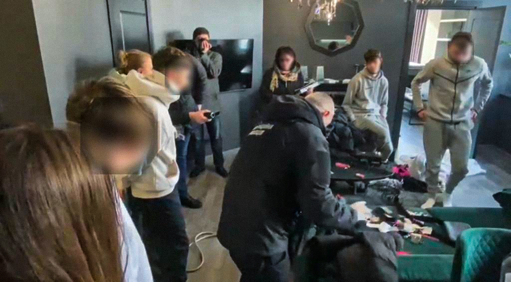 Насиловали девушек и снимали на видео: организаторы вечеринок в Киеве получили подозрение и повестки - 5 - изображение