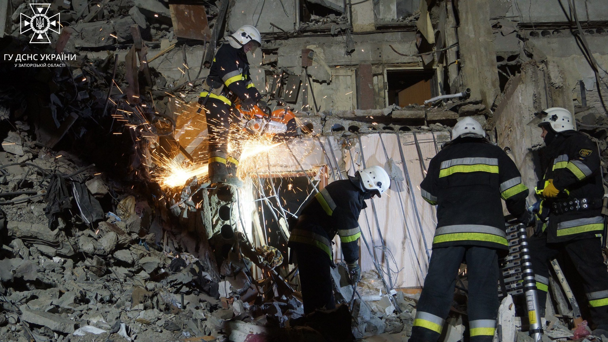 Удар по пятиэтажке в Запорожье: количество жертв возросло до 10-ти (фото, видео) - 5 - изображение