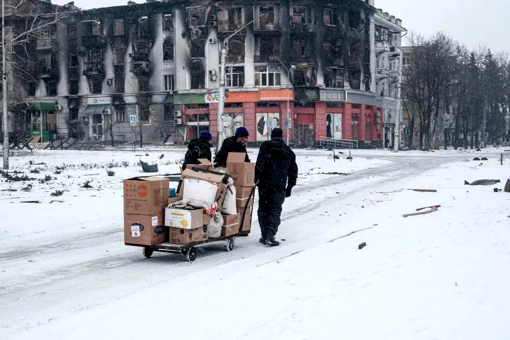 В Сети сообщили об обстреле подстанции и домов в Макеевке, есть погибший  (видео)